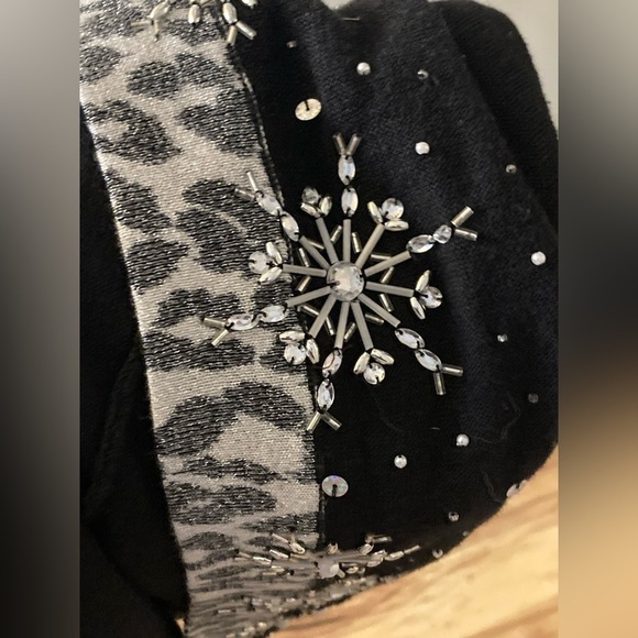 Berek Travelsmith Women’s Sz M Black Winter Snowflake Cardigan Sweater s… - Picture 8 of 8